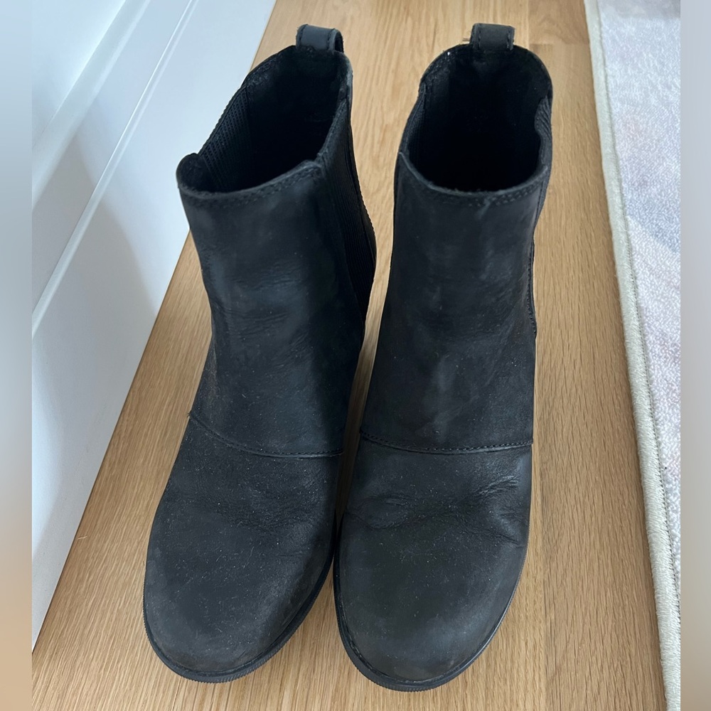 Like New Sorel Black Ankle Wedge Booties - Picture 2 of 6